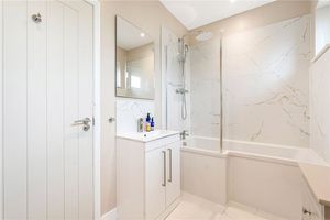 Family Bathroom- click for photo gallery